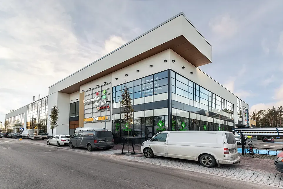 Obchodní centrum Saari 1